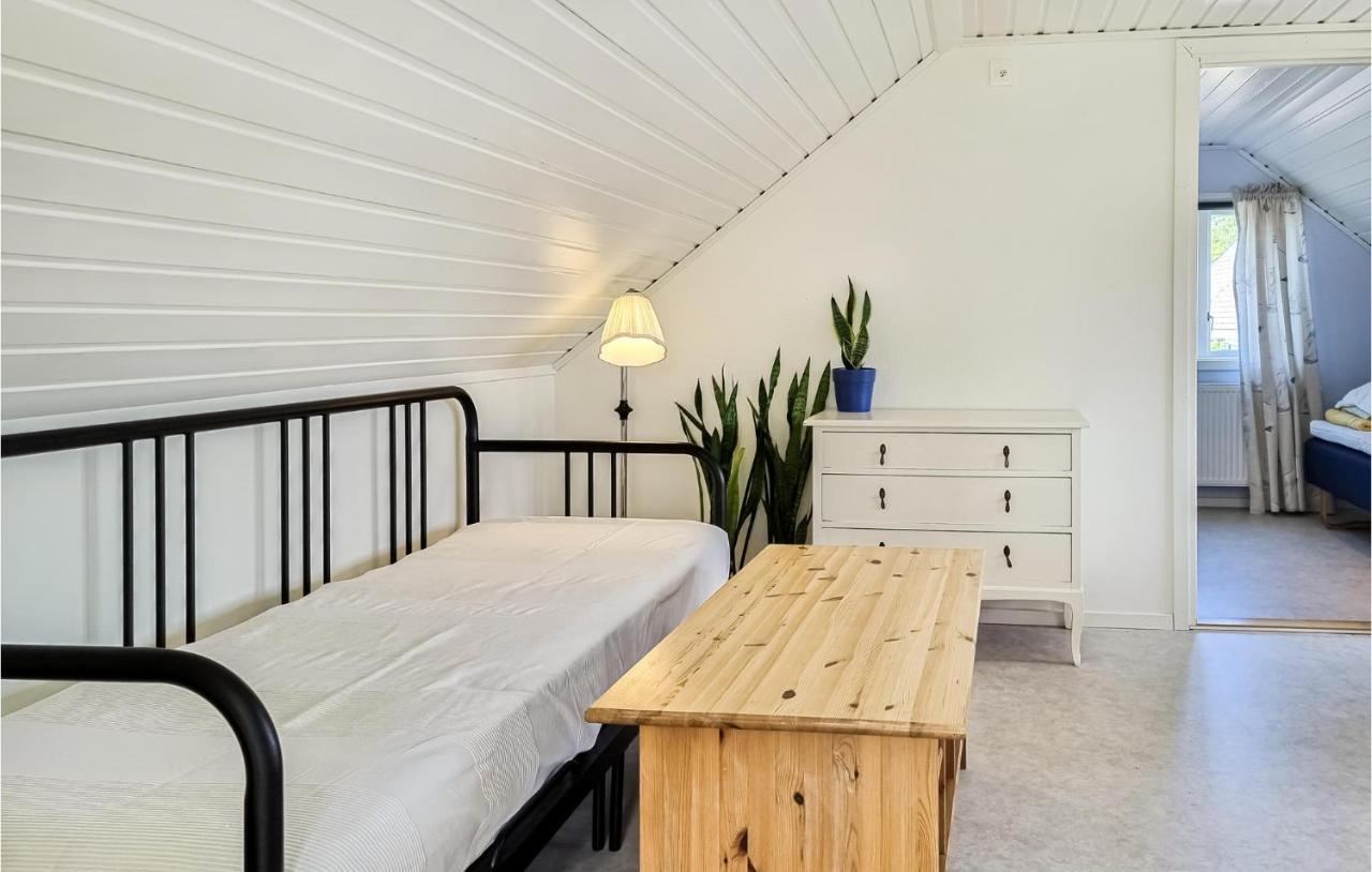 Stunning Apartment In Gullspang With Wifi Bagian luar foto